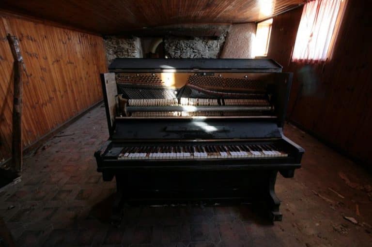 Piano Removal & Disposal in London | Waste Collectors